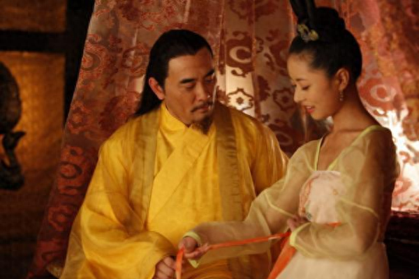 农村俗语“老牛吃嫩草”，下一句也很经典，却很少有人知道(图5)