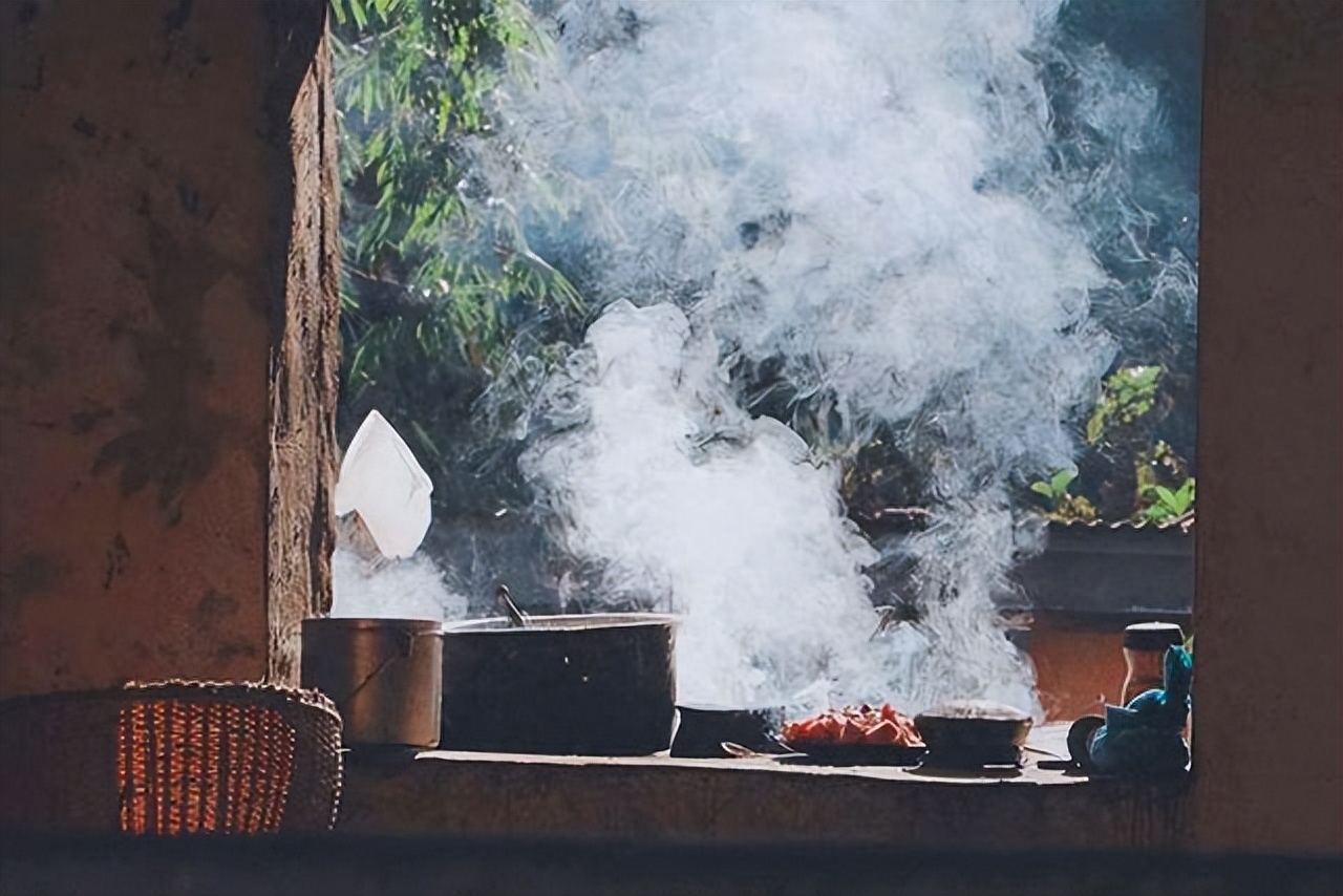 四方食事，不过一碗人间烟火(图1)