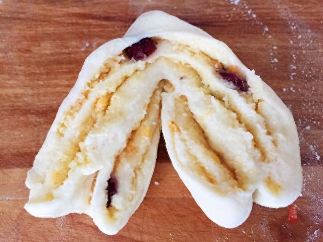 面包是富足生活中改换口味的调剂品，也是深受大家喜爱的早餐(图16)