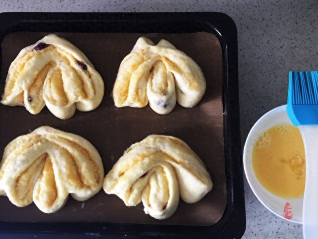 面包是富足生活中改换口味的调剂品，也是深受大家喜爱的早餐(图19)