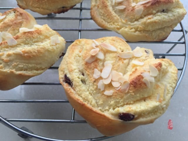 面包是富足生活中改换口味的调剂品，也是深受大家喜爱的早餐(图21)