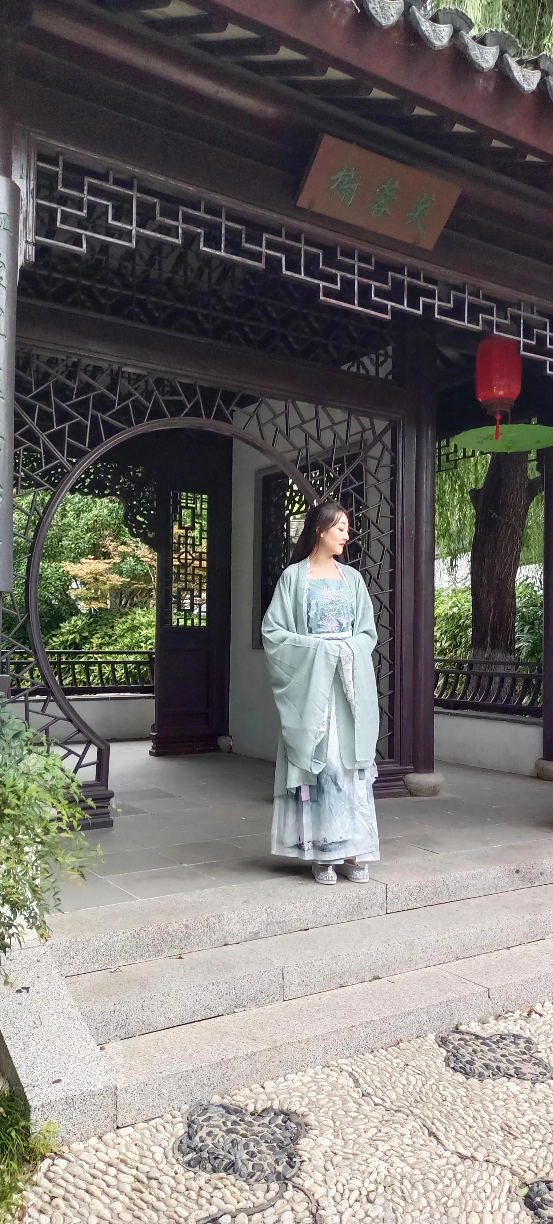 世间繁杂何其多，惟愿素衣半生闲(图22)