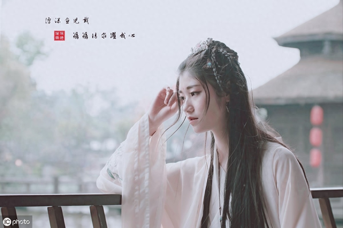 细品诗词中的美人发，那缕缕青丝怎么让心如钢铁化成了绕指柔情(图2)