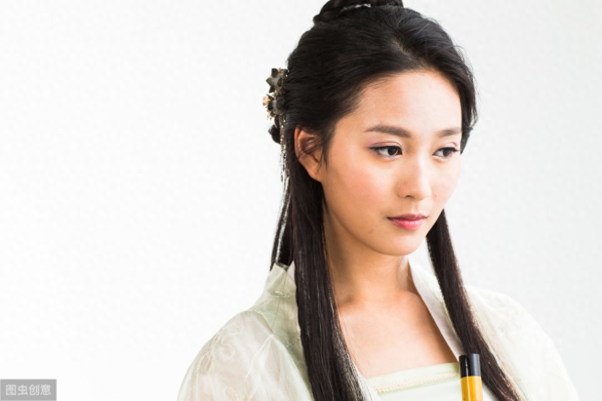 细品诗词中的美人发，那缕缕青丝怎么让心如钢铁化成了绕指柔情(图3)