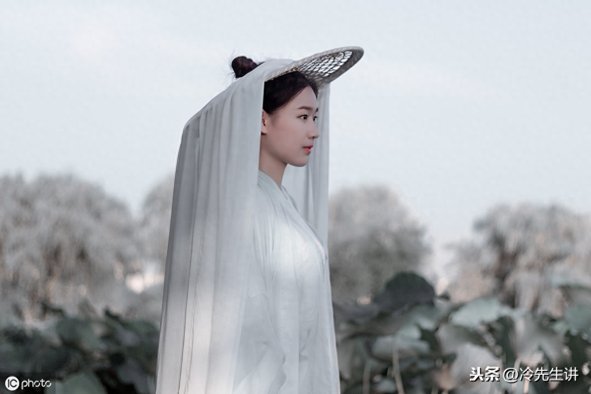 9句描写下雨天的好句子(图3)