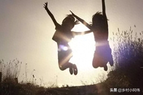 一缕情丝，几点长，离愁迷茫，俗事绕心房，谁人落泪红尘？(图2)