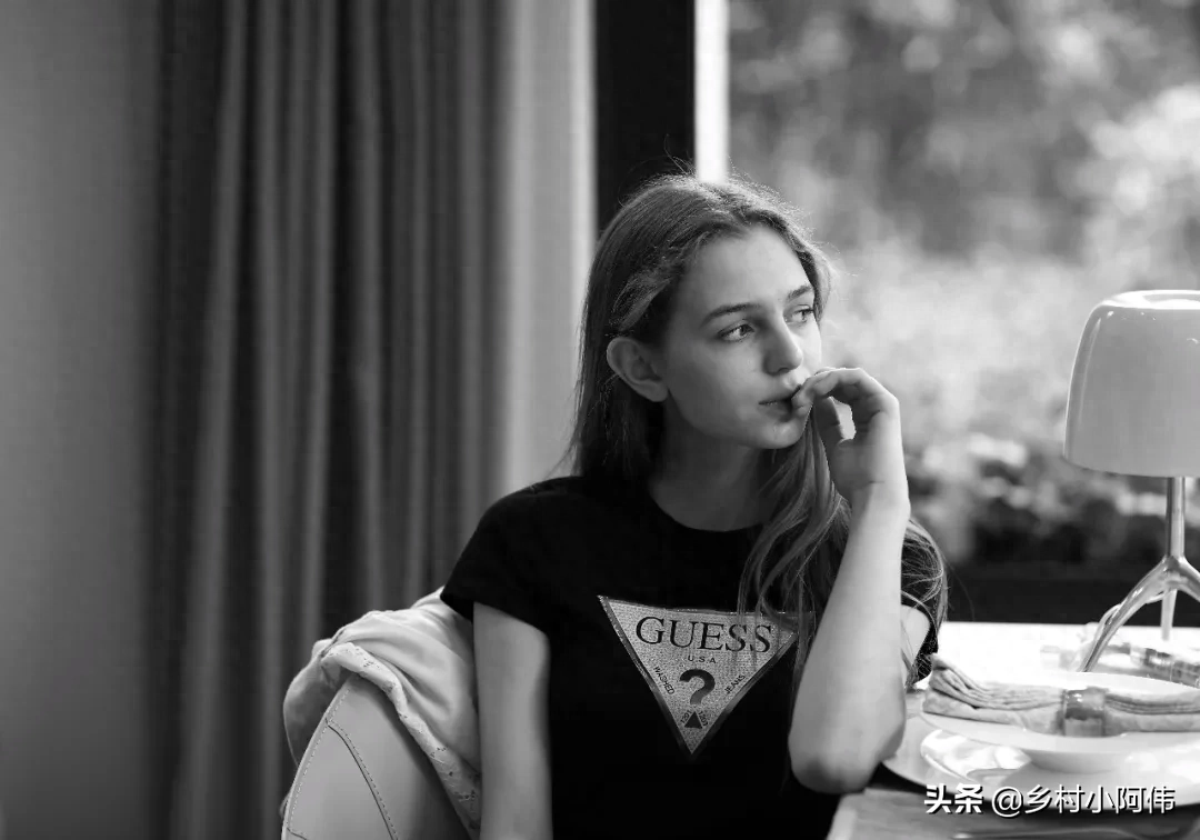 一缕情丝，几点长，离愁迷茫，俗事绕心房，谁人落泪红尘？(图4)