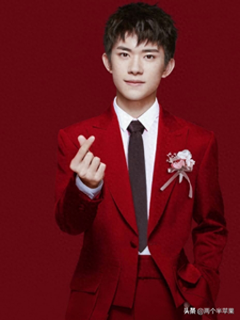 易烊千玺新歌《粉雾海》发布，王俊凯王源转发宣传，文案有默契(图7)