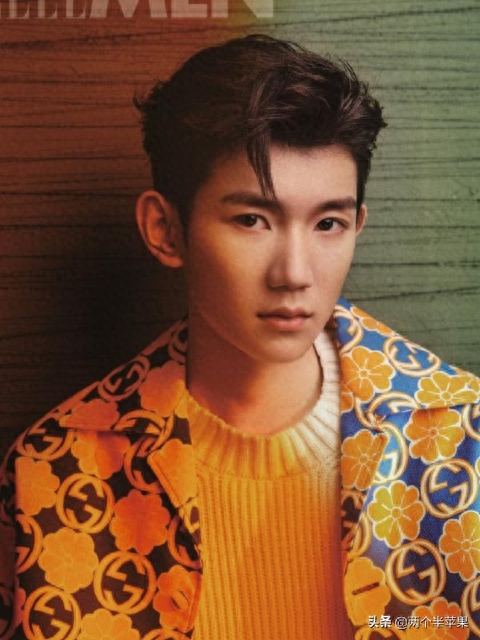 易烊千玺新歌《粉雾海》发布，王俊凯王源转发宣传，文案有默契(图9)