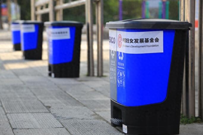 她们的幸福“平淡无味”(图4)