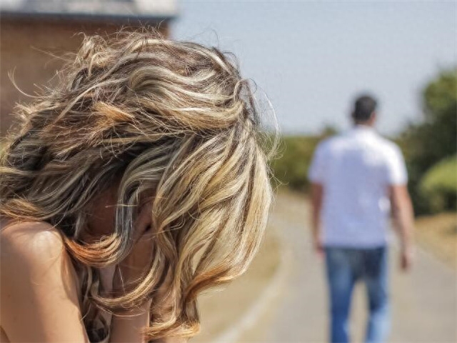 情侣吵架后的心情说说(图1)