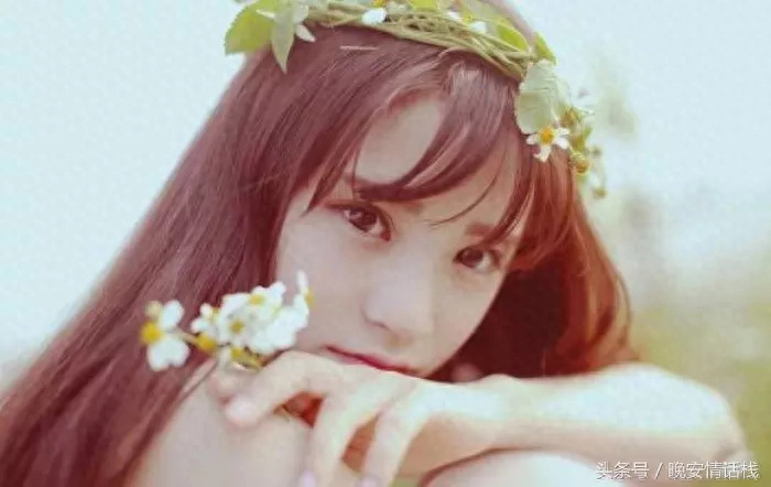 伤感入骨的句子：原以为你只是还不会去爱人，原来你只是不会爱我(图3)