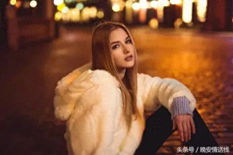 伤感入骨的句子：原以为你只是还不会去爱人，原来你只是不会爱我(图5)