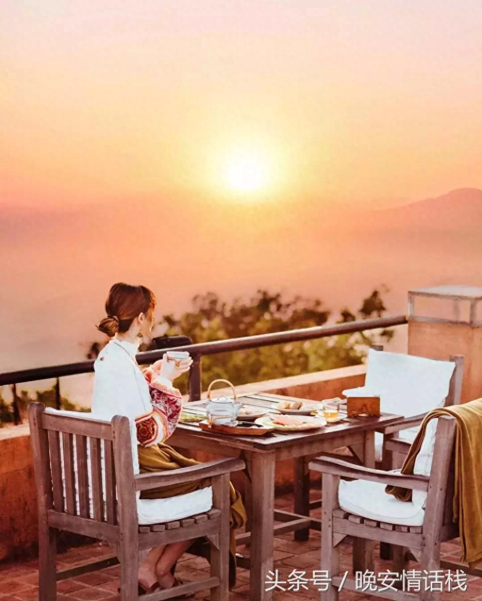 伤感入骨的句子：原以为你只是还不会去爱人，原来你只是不会爱我(图12)