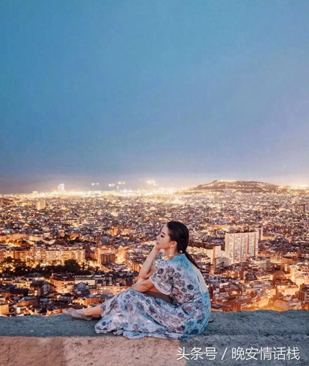 伤感入骨的句子：原以为你只是还不会去爱人，原来你只是不会爱我(图14)