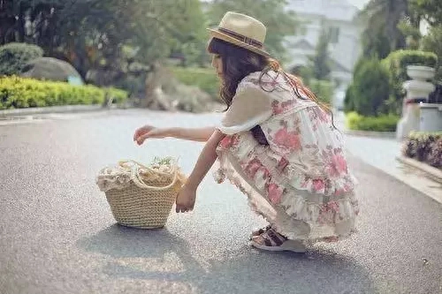 一个人爱情伤感的句子：明知道你不喜欢我，还是会自作多情(图7)