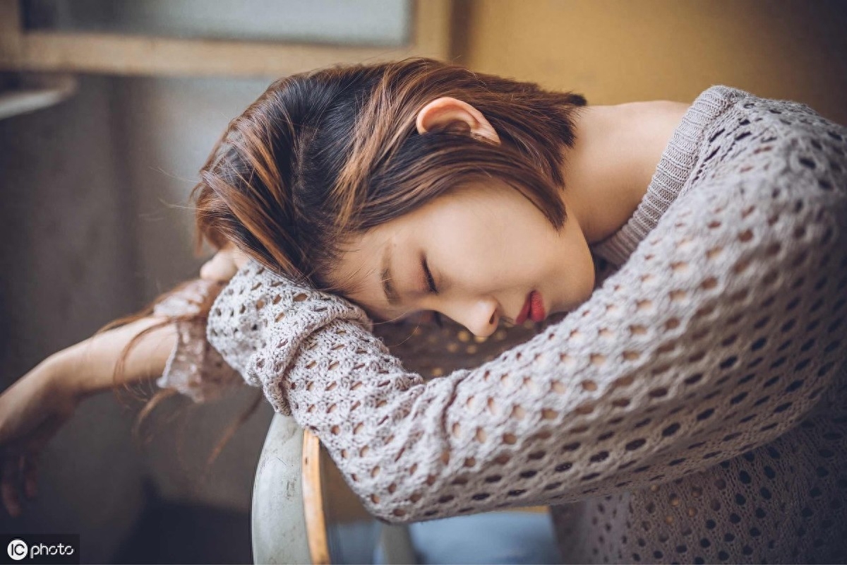 擦干泪水，活好自己 （经典励志美文句子欣赏）(图2)