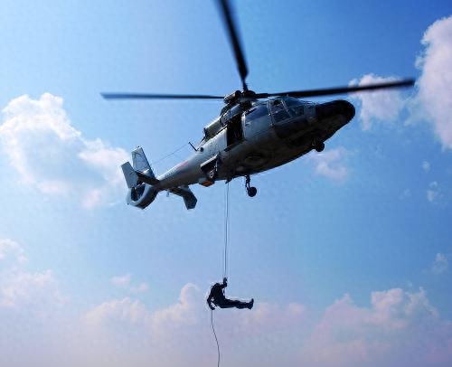 强军梦想正当时，天下虽安，忘战必危(图4)