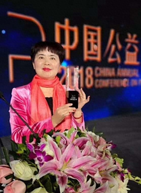 中国公益人物宋馨的《青少年人生格言》，助力西安中学生中考(图1)