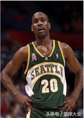 威武霸气！NBA8大语录：詹姆斯做自己 伯德太嚣张 乔丹史诗级嘲讽(图2)