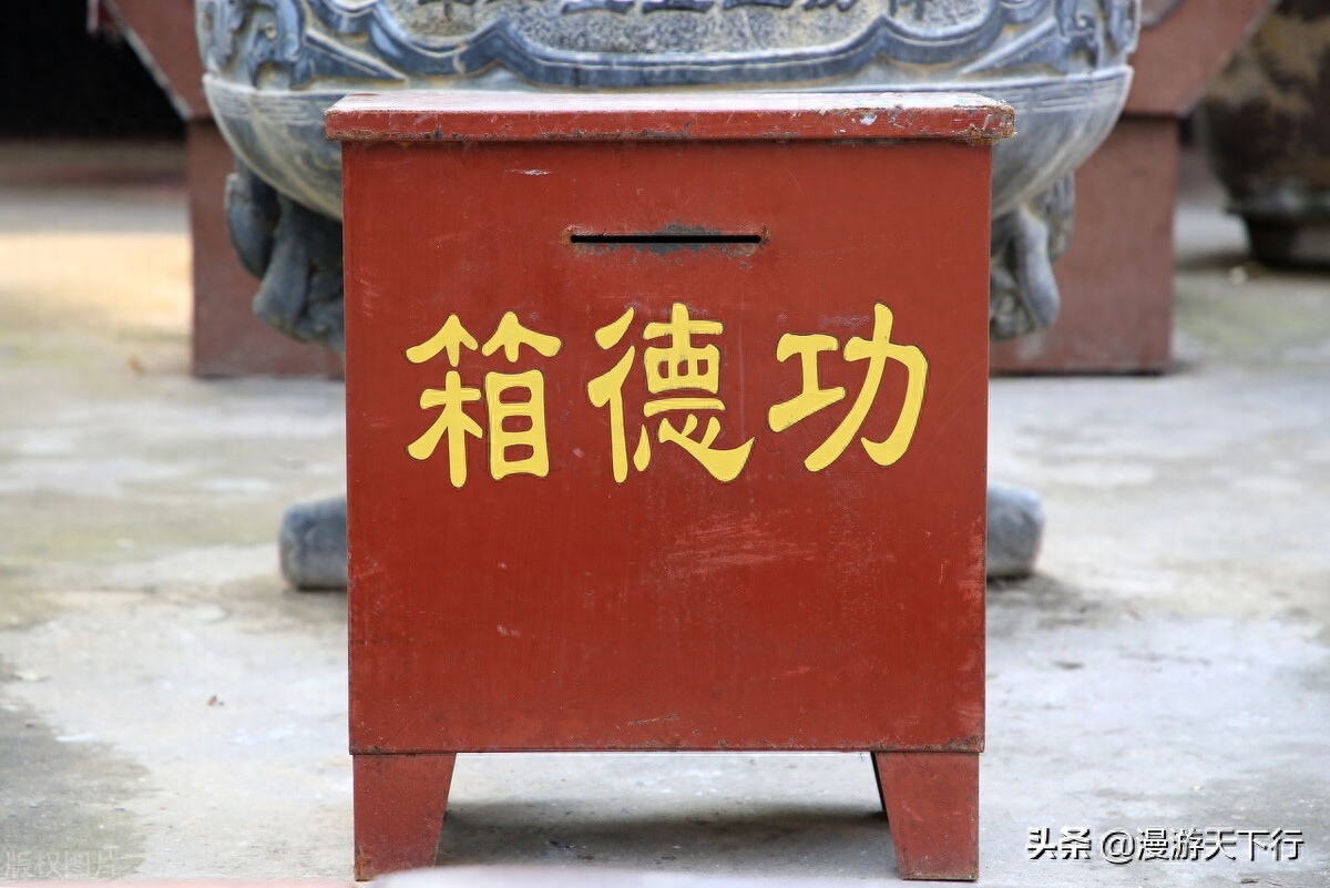 香客们在佛菩萨面前祈福和许愿，你做过么(图4)