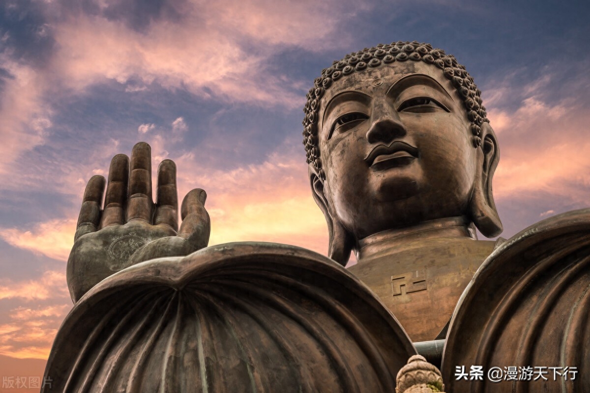 香客们在佛菩萨面前祈福和许愿，你做过么(图5)