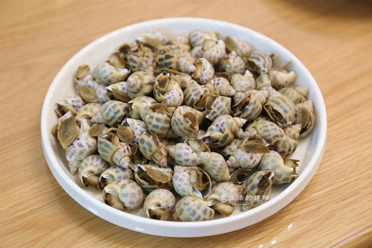 一家7口的晚餐，满满一桌菜火了朋友圈，网友：大户人家的伙食(图3)