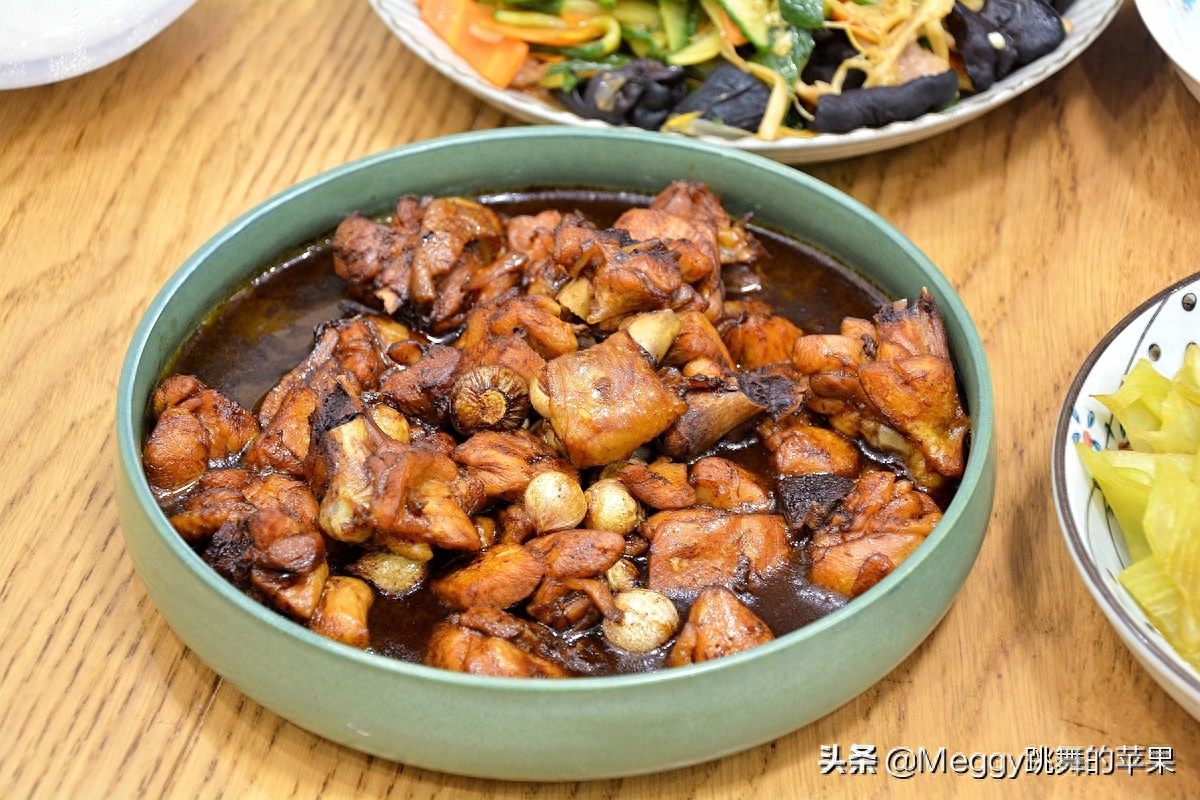 家里存货余粮不少，4人晚餐品质没降，4菜1汤挺滋润(图2)