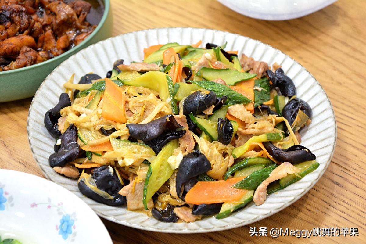 家里存货余粮不少，4人晚餐品质没降，4菜1汤挺滋润(图3)