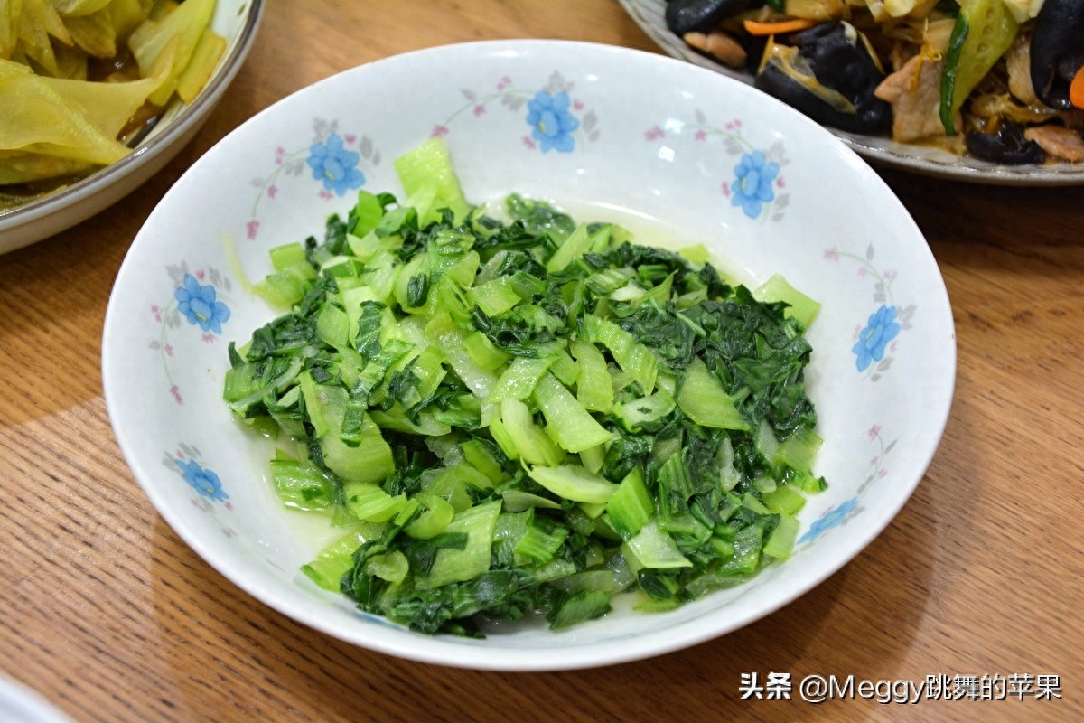 家里存货余粮不少，4人晚餐品质没降，4菜1汤挺滋润(图5)