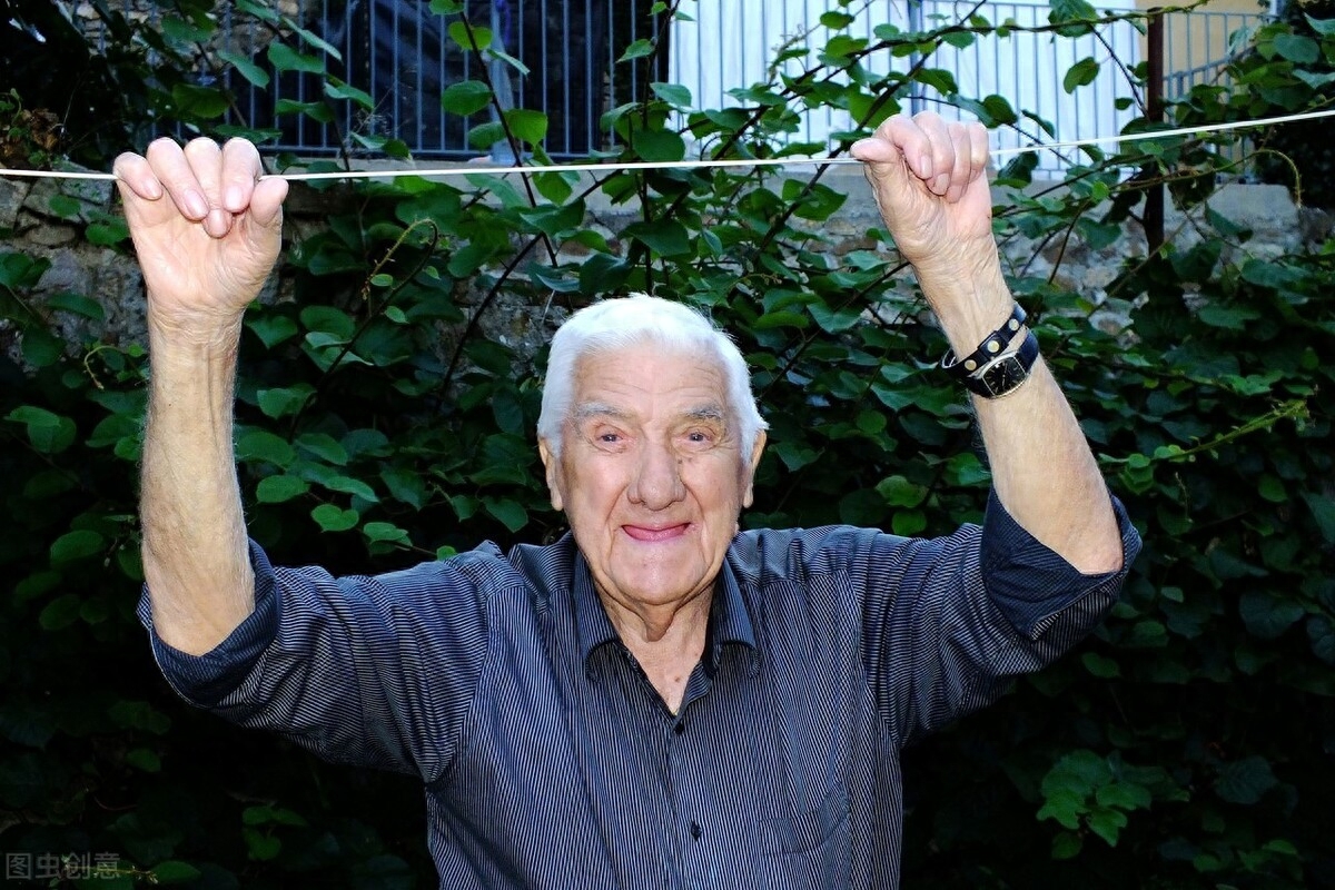 百岁老人最后5年留给世人的八句生活箴言(图2)