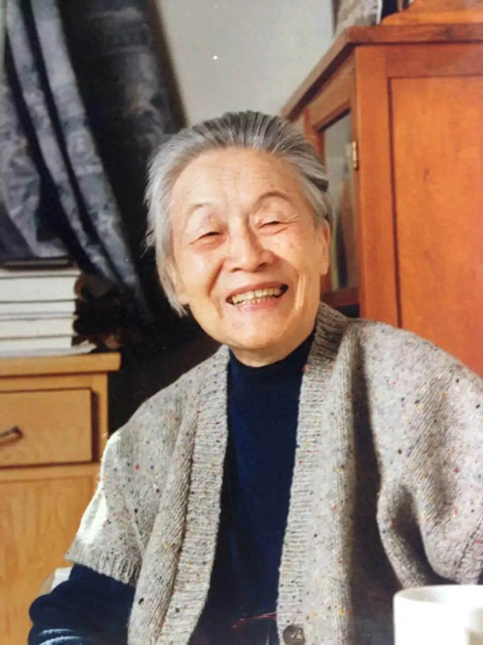 杨绛先生10句经典语录，渡了无数人： 1、委屈了就...(图1)