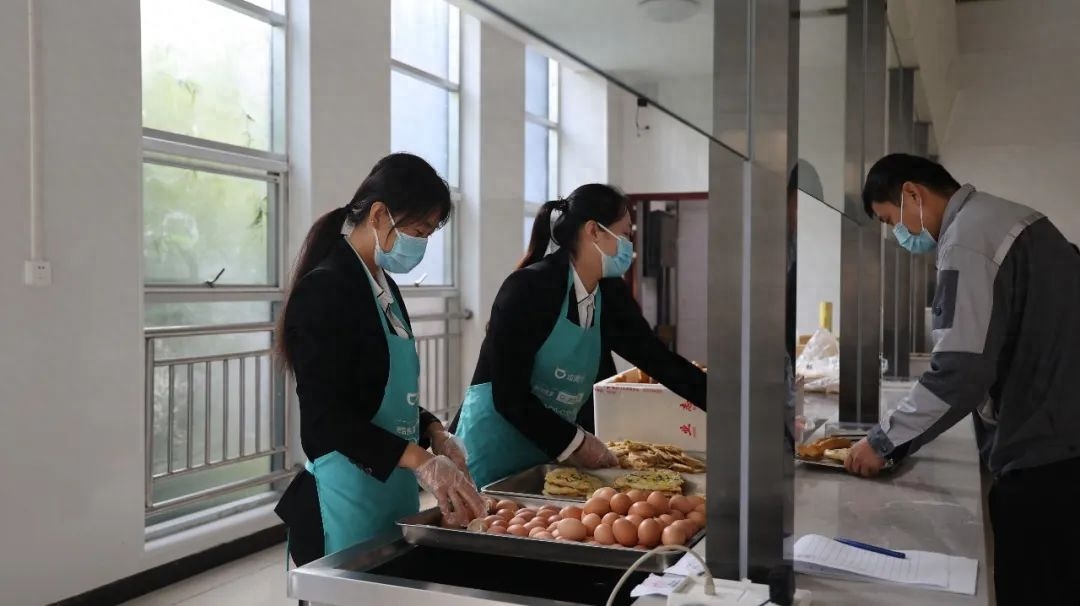 战疫进行时｜筑牢后勤保障网——记翔宇接待中心全体员工(图1)