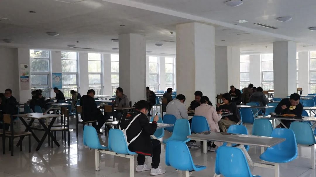 战疫进行时｜筑牢后勤保障网——记翔宇接待中心全体员工(图2)