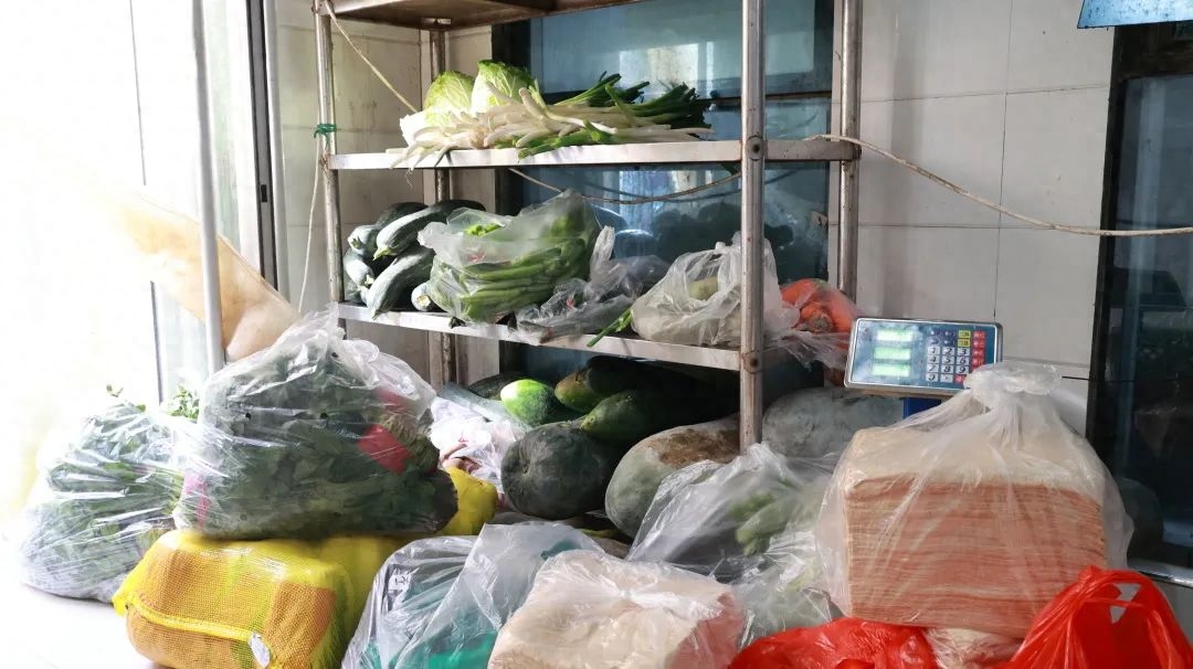 战疫进行时｜筑牢后勤保障网——记翔宇接待中心全体员工(图6)