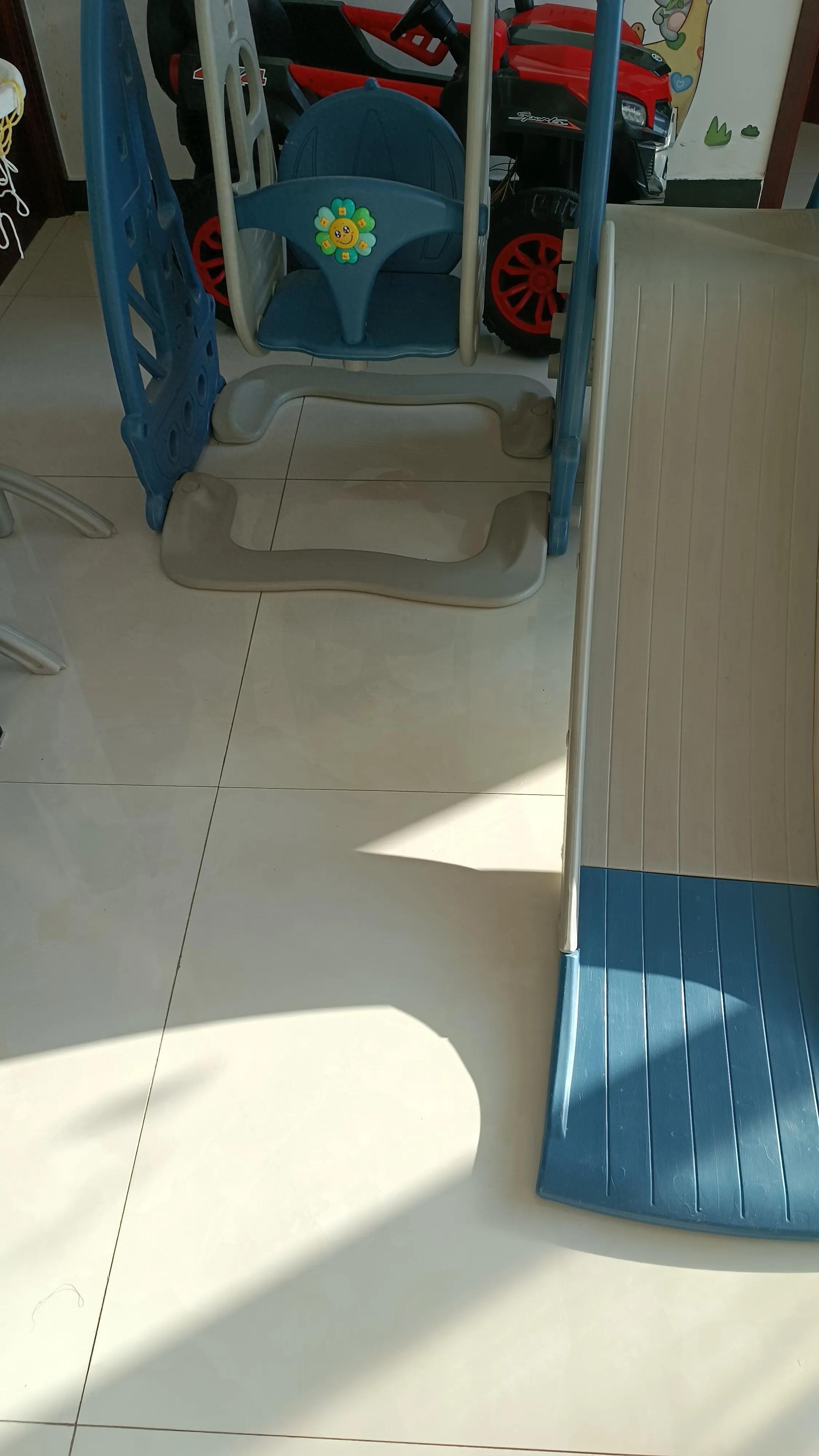 小秋千，存在的危险(图1)