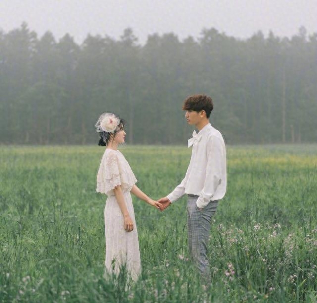 朋友圈高端秀恩爱的说说(图2)