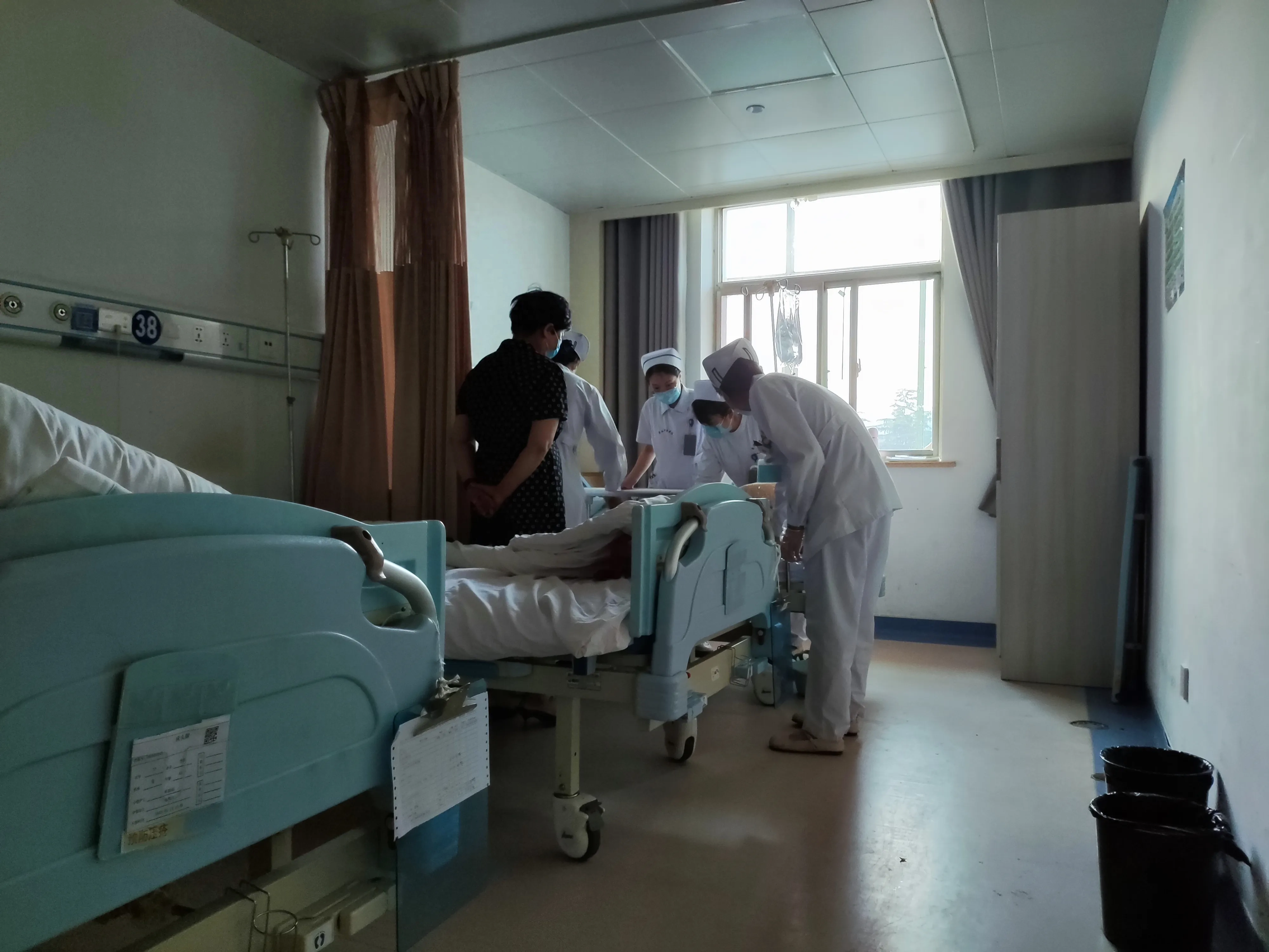 同学相聚本幸事，今日因何却伤感？愿病者康健、苍生无病无灾(图2)