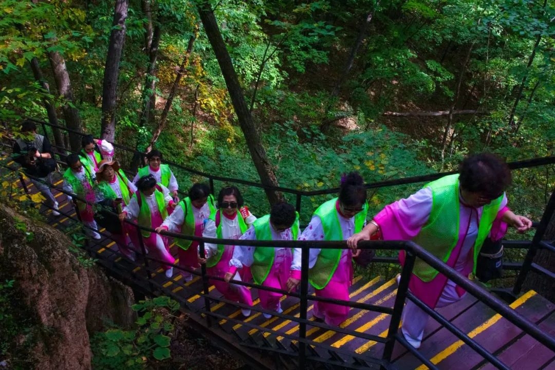 赏红叶“天花板”！这个秋天，总要去爬一次五女峰吧！(图6)