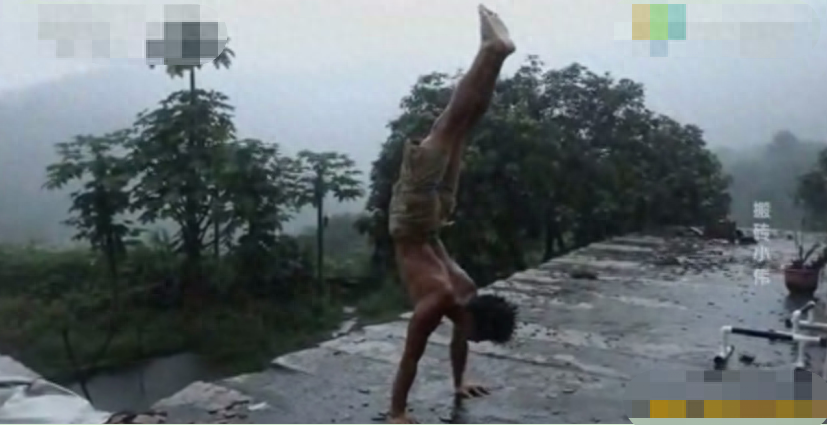 27岁湖北小伙，工地搬砖月薪两千，却靠跳钢管舞爆火，存款几十万(图12)