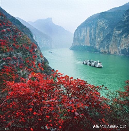 诗行天下｜三峡：云结海楼月成镜，三峡星河影动摇(图2)