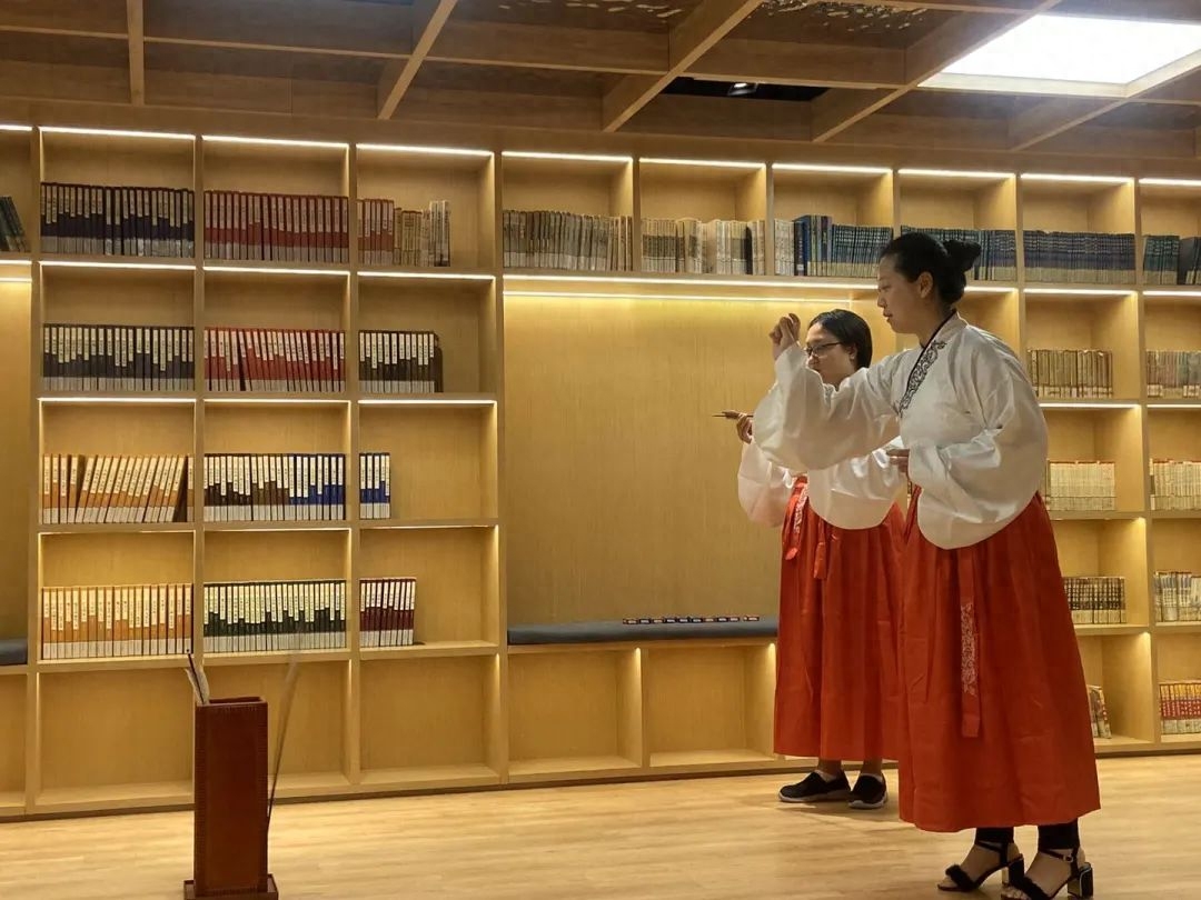 投壶行令拜明月，身着汉服迎中秋(图6)