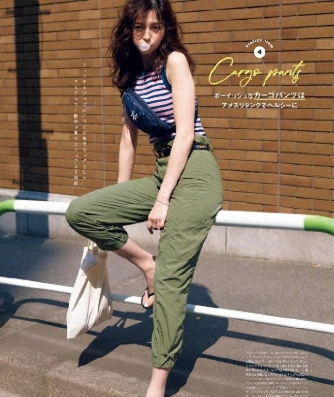 为什么推荐熟女留“长卷发”？时髦不说，关键有女人味还显脸小(图2)