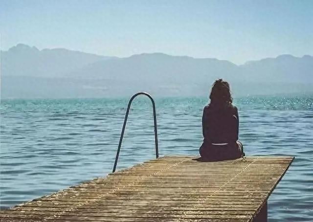 人到中年后的心酸无奈感悟的句子大全（3）(图4)