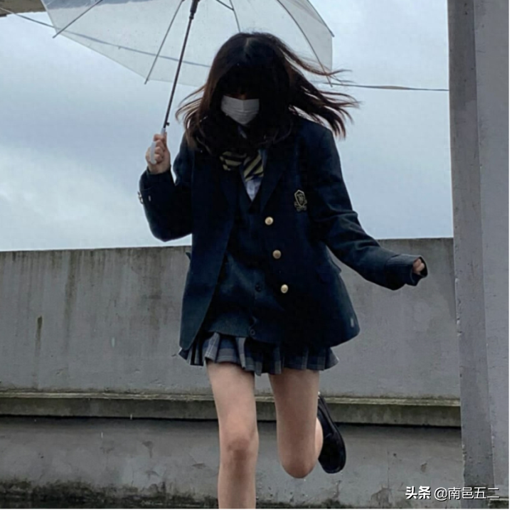 关于下雨的文案 每一次听雨 都是在与自己和解(图2)