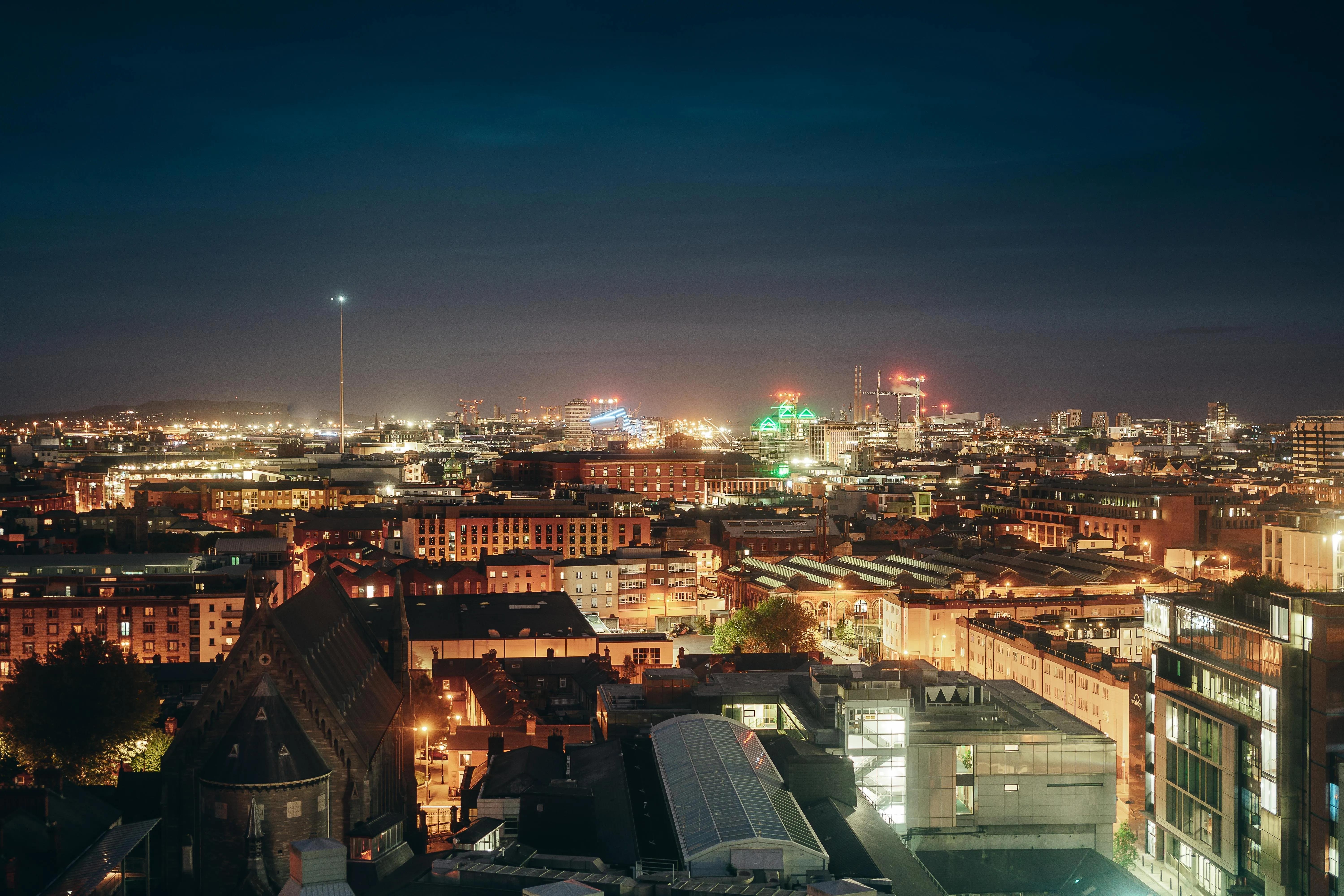 “夜间不营业，精神已打烊”—50则熬夜可食的短小精致文案(图2)