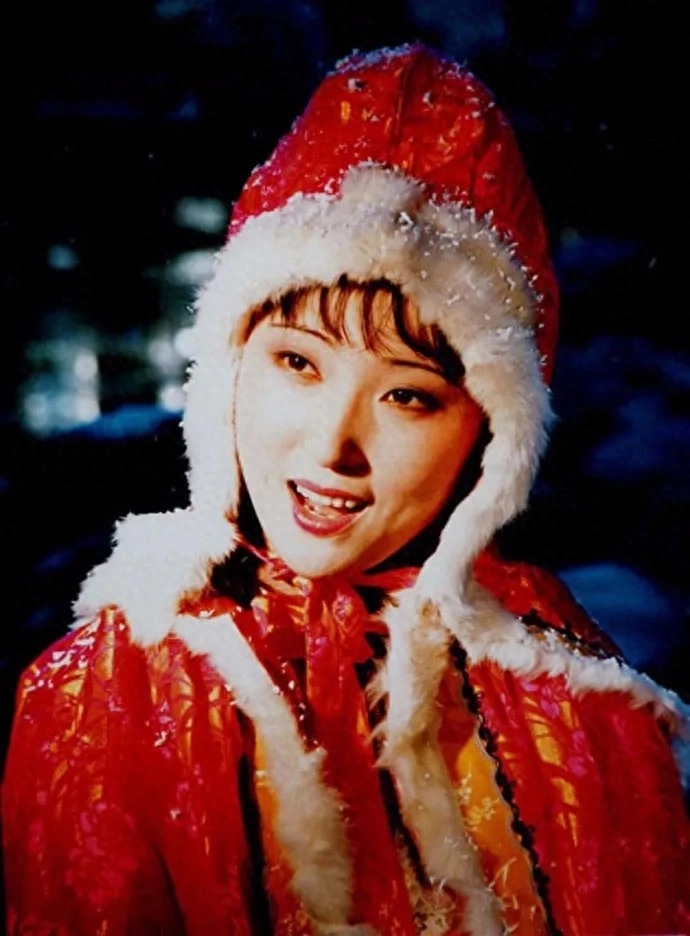 《红楼梦》里黛玉写的《葬花词》，看哭了多少人(图3)