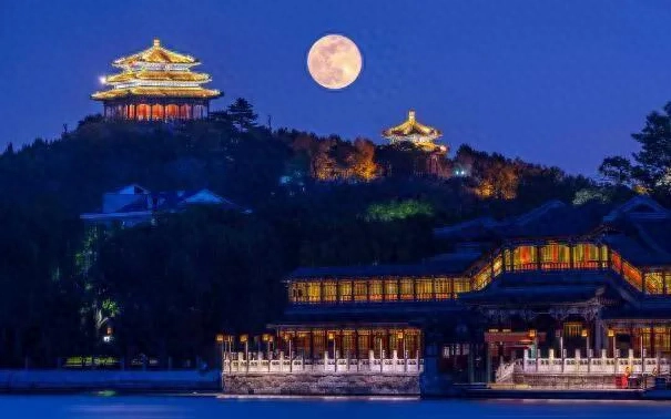 月圆是画，月缺是诗，团圆才是福！(图2)