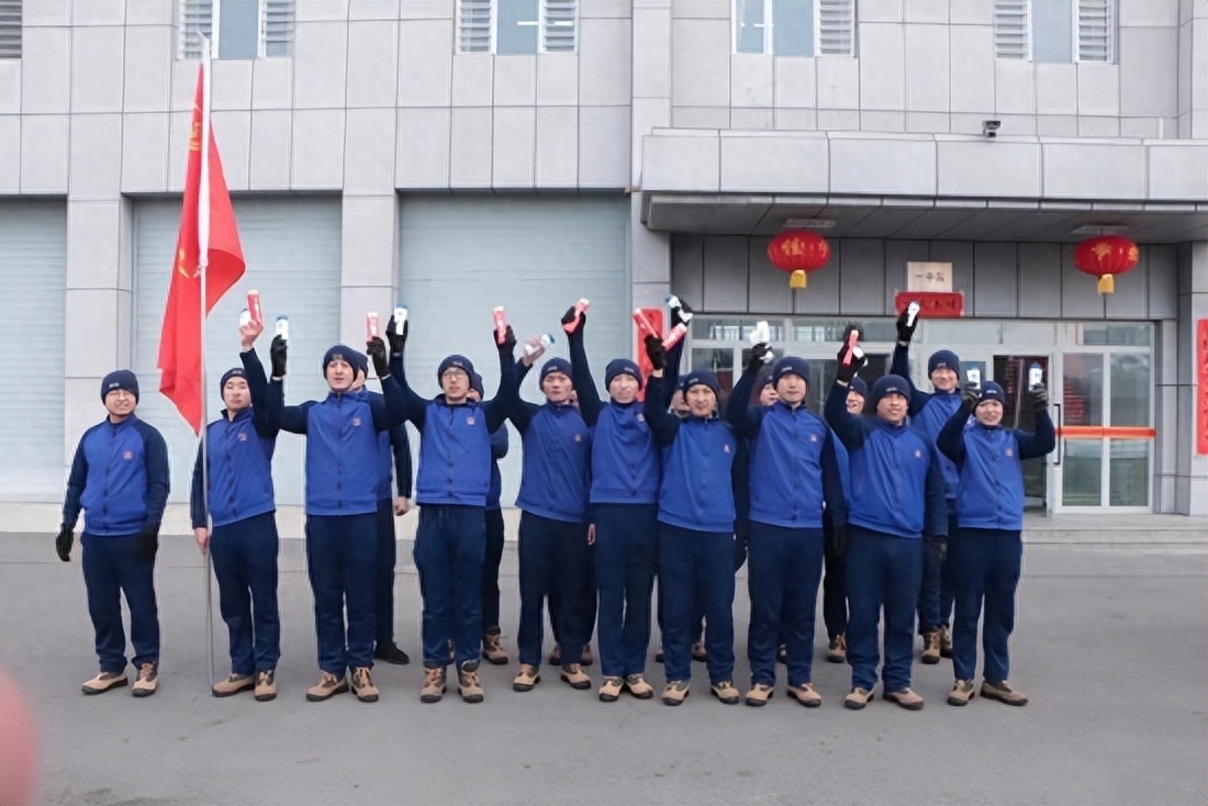 一根绳，一条心，拔河比赛聚人心(图1)