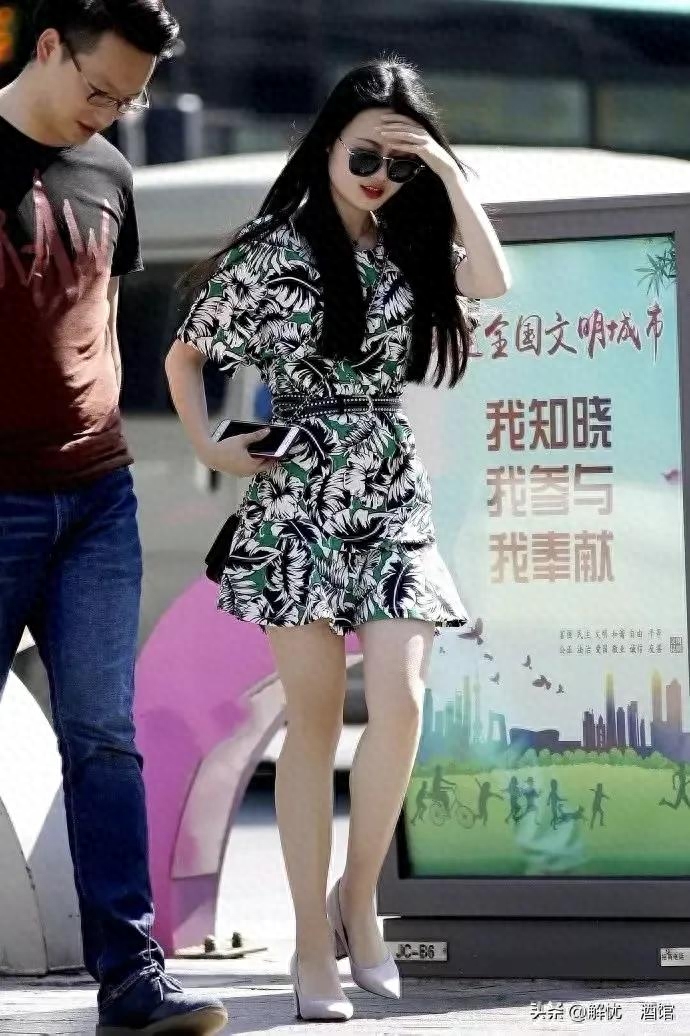 我于窗中窥伤鹤，恰如仰头见春台(图3)